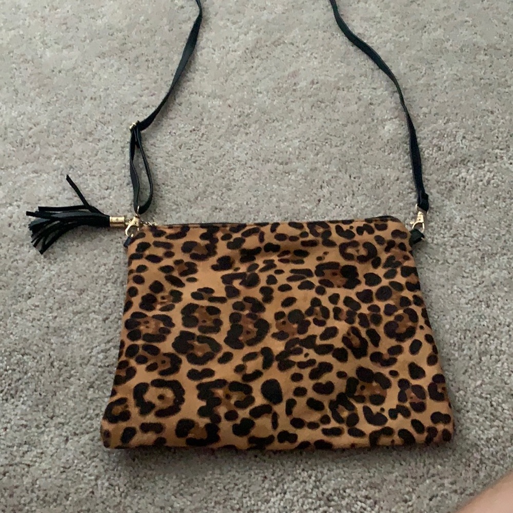 Gentle used animal print crossbody